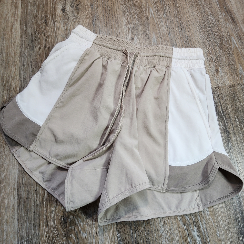 YPB Abercrombie & Fitch Shorts motionTEK High Rise Tan and White Athletic Sz SM